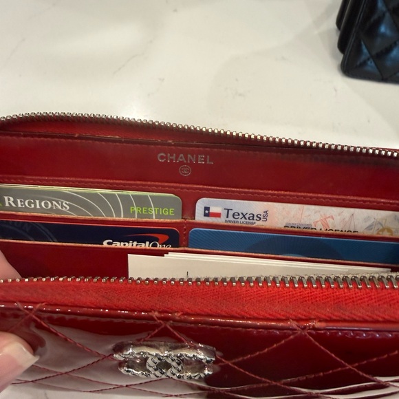 CHANEL Pearl and Silver Earrings - Picture 12 of 17